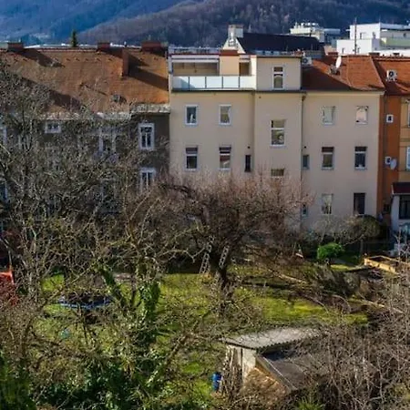 Gruenblick Penthouse Apartment Graz